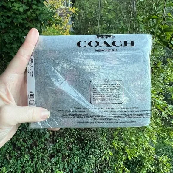 COACH Corner Zip Wristlet With Cherry Print NWT AUTHENTIC - Picture 6 of 7